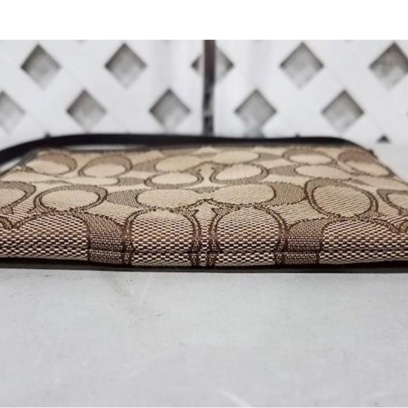 Wristlet - Picture 6 of 6